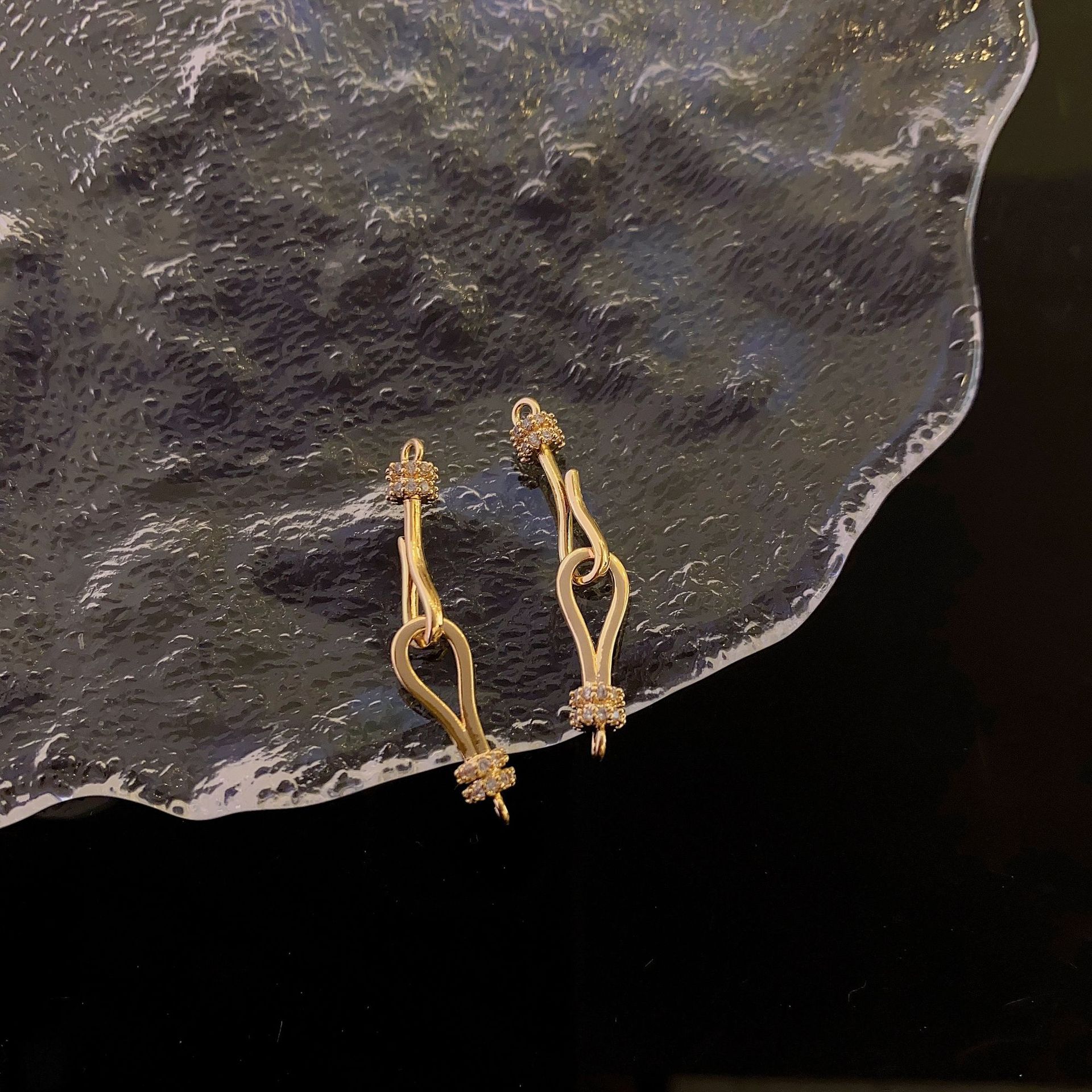 DIY zircon figure-eight buckle micro-inlaid zircon niche design bracelet, necklace, sweater chain, button accessory style pic 15