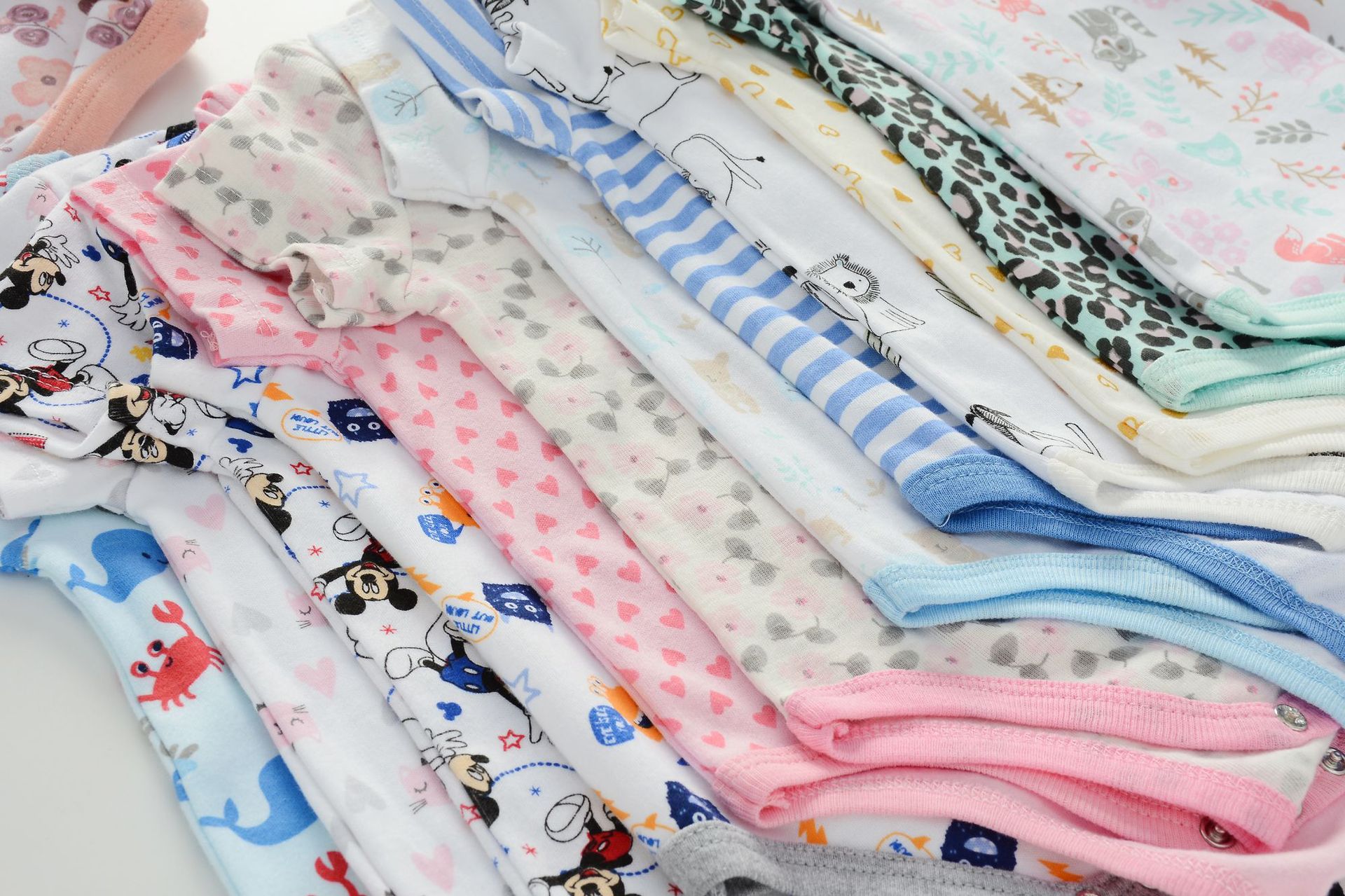 Summer 2021 new long-sleeved and short-sleeved crawling suits for infants and children aged 0-1, cartoon crawling suits, foreign trade miscellaneous styles, long-sleeved and short-sleeved crawling suits pic 4