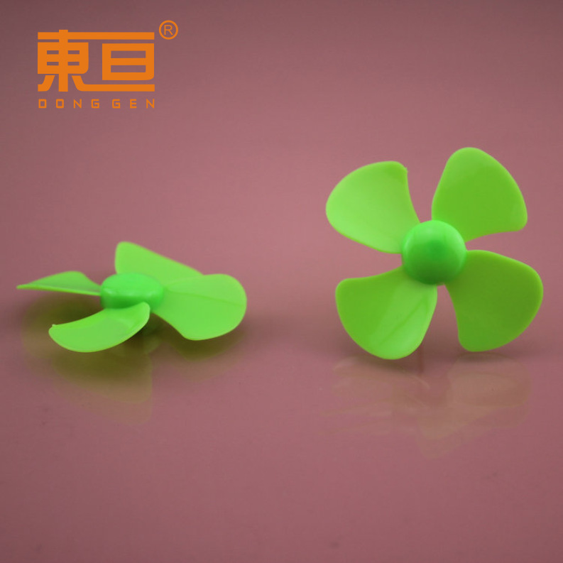 The Φ604Y1.5A green 60 four-blade propeller fan blade has an outer diameter of 57mm and is tightly fitted with a 1.5mm shaft pic 8