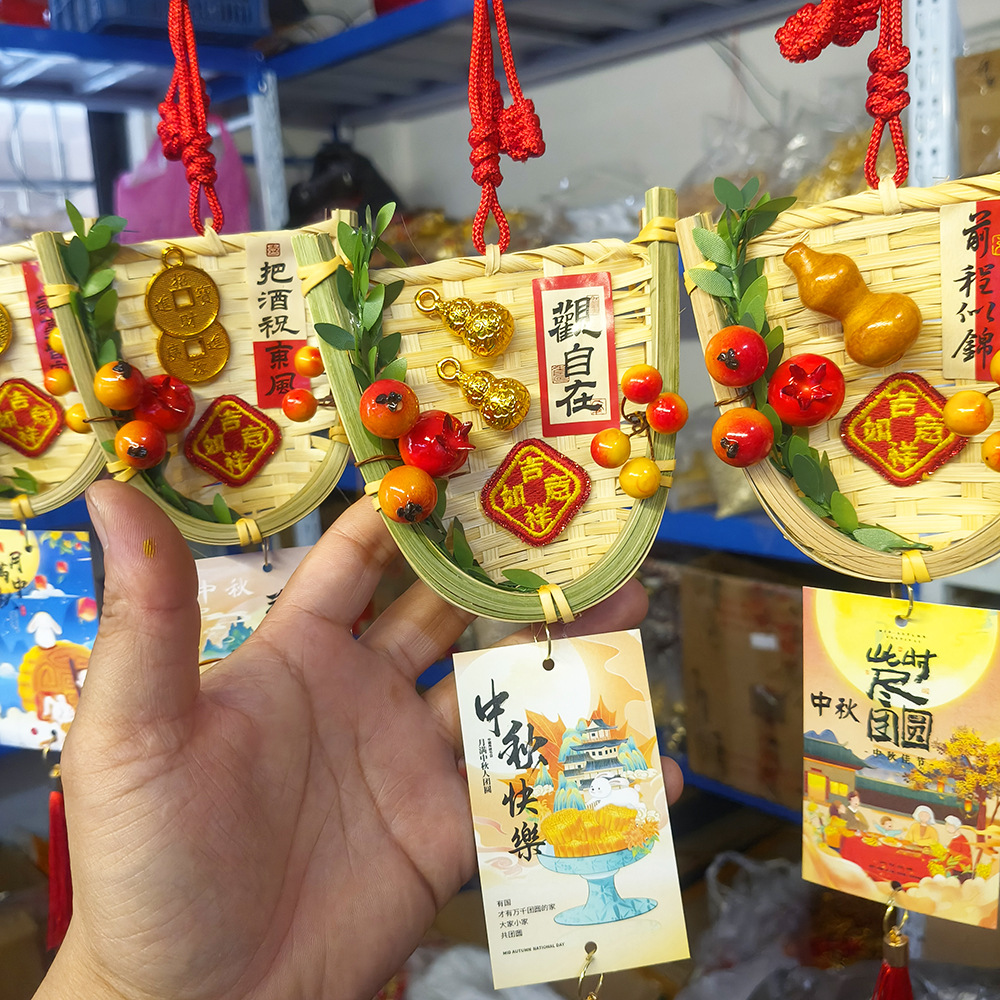 Mid-Autumn Festival and Spring Festival pomegranate fruits, Holly red fruits, auspicious fruits, wealth fruits, home car rearview mirrors, small dustpan pendants pic 4