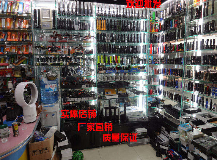 充电手电筒 强光手电筒 CREE 旋转变焦 LED远射聚光调焦礼盒套装 pic 27