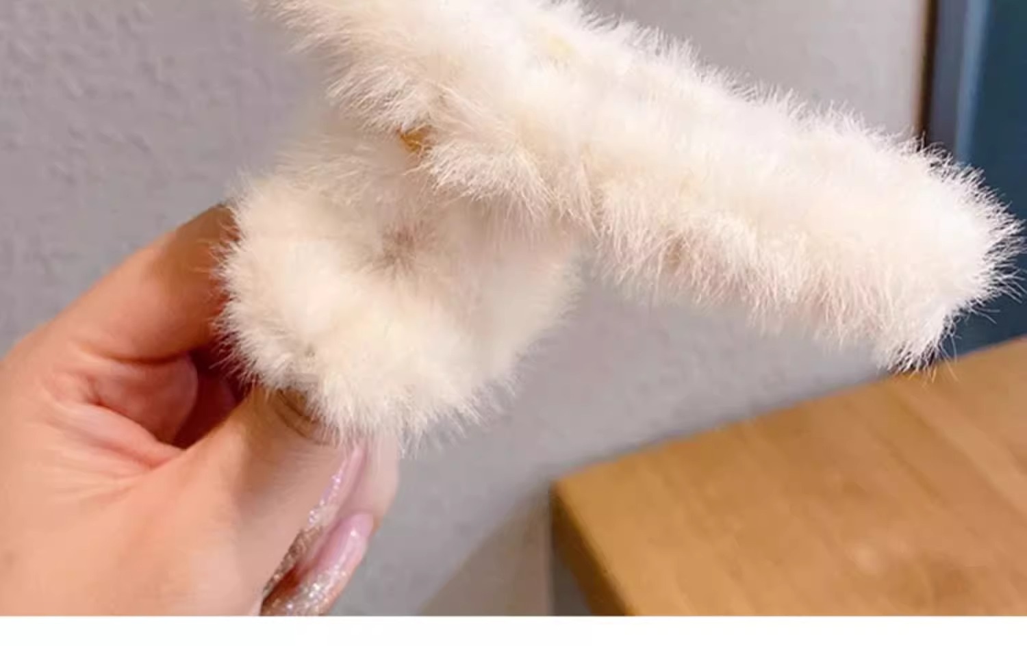 毛绒抓夹气质鲨鱼夹女高级感后脑勺毛毛发夹盘发发夹秋冬百搭头饰详情10