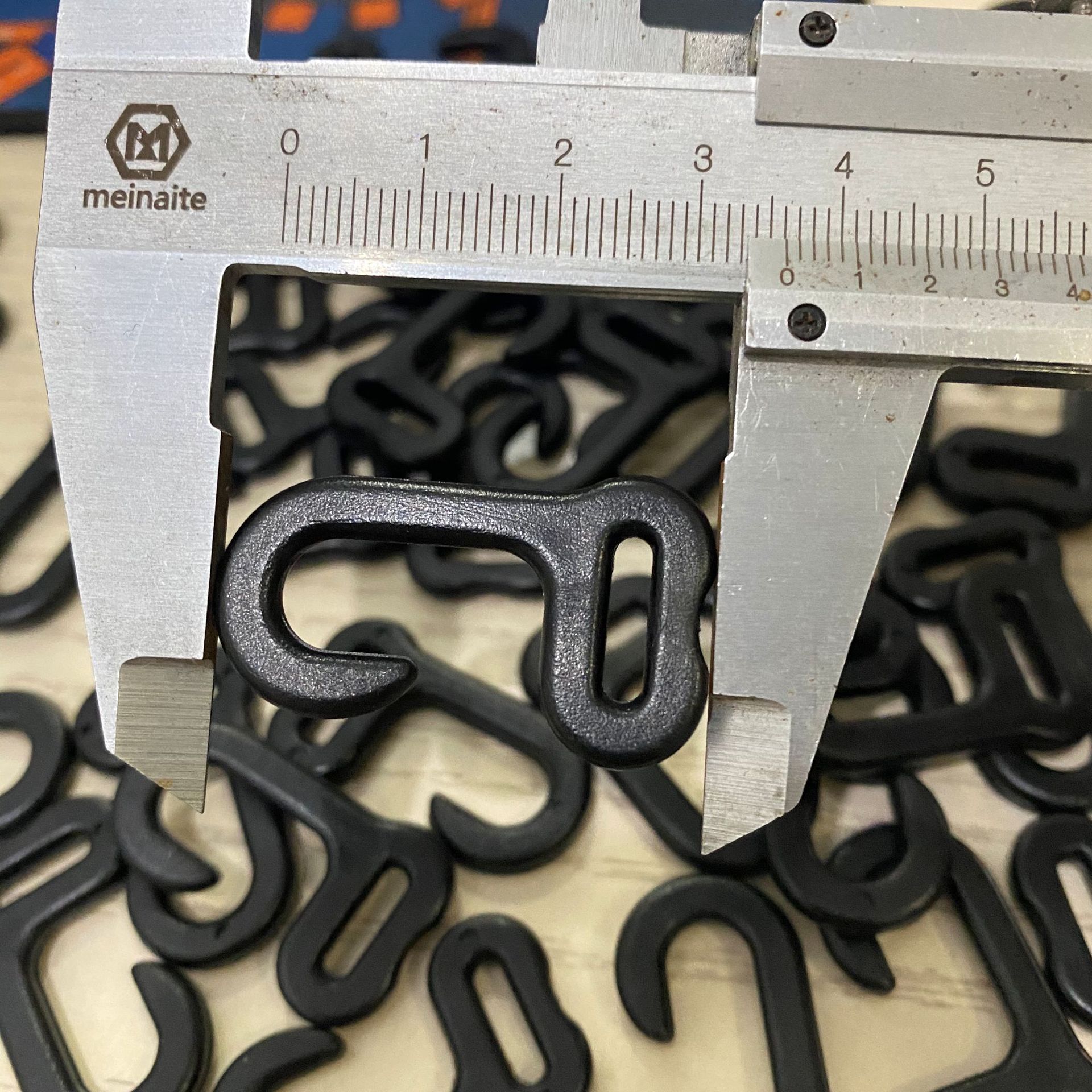 Plastic bag webbing hook, backpack small hanging hook, inner diameter 1.5, webbing hook, 2-shaped hook, plastic hook buckle pic 6