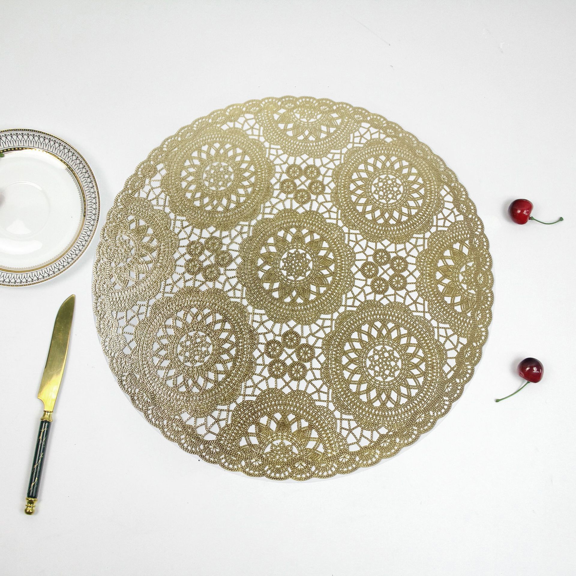 Womei European-style light luxury lace hollowed-out laminated hard sheet placemats, French retro gold-embossed waterproof, oil-proof, anti-slip, heat-resistant, wear-resistant and heat-insulating table MATS pic 3