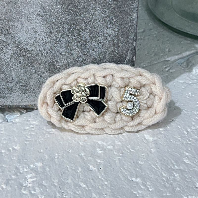 The new composite gold antique bow pair from Boss Brother's home features an original design from South Korea and Japan, presenting a unique and feminine style pic 5