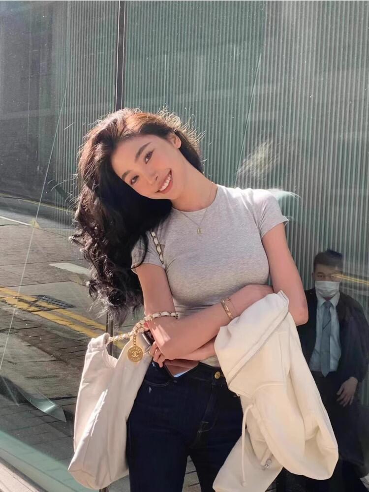 现货Skims卡戴珊经典正肩辣妹运动内搭打底紧身上衣莫代尔t恤详情6