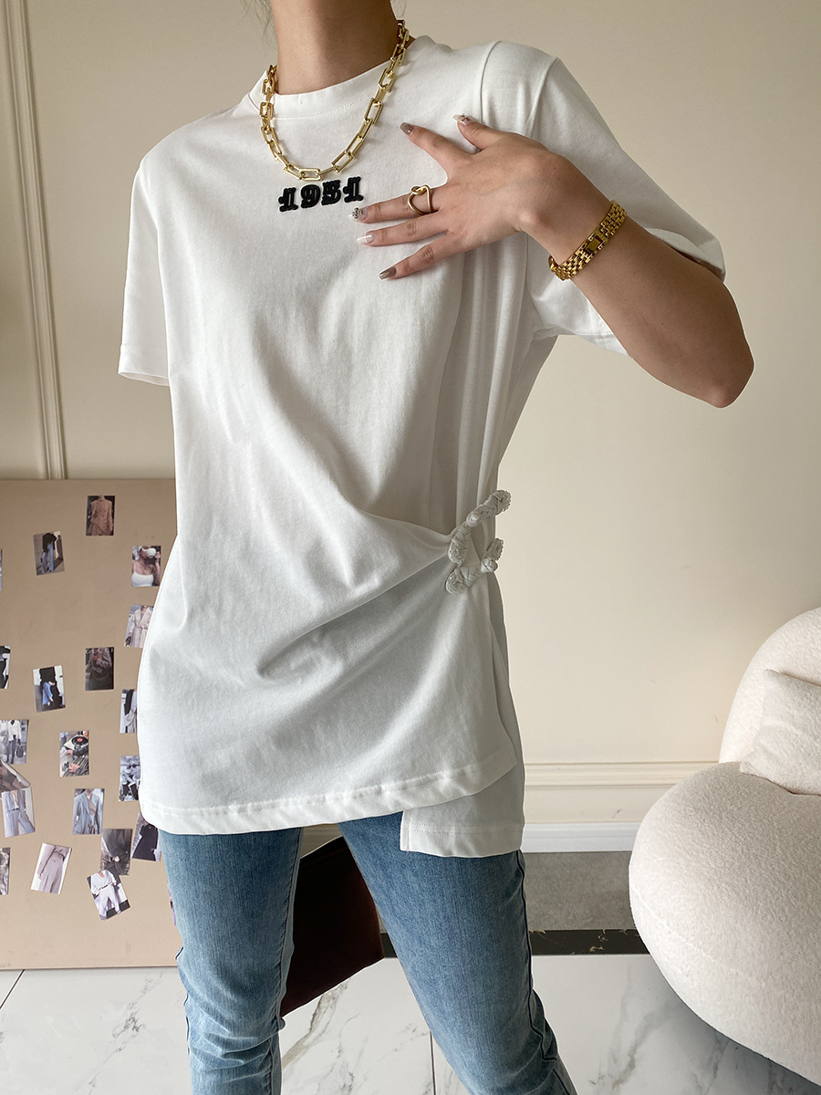 Sinan guoji plato hebilla bifón caída hombro manga camiseta mujer moda cool sentido de diseño verano 2022 nuevo SN1425 pic 49