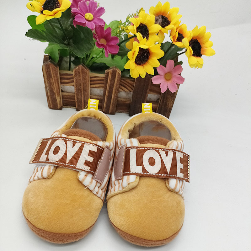 Warm shoes for newborns from 0 to 3 to 6 months in winter, baby shoes, cotton shoes before walking in autumn and winter, soft-soled walking shoes for babies. 8 pic 4