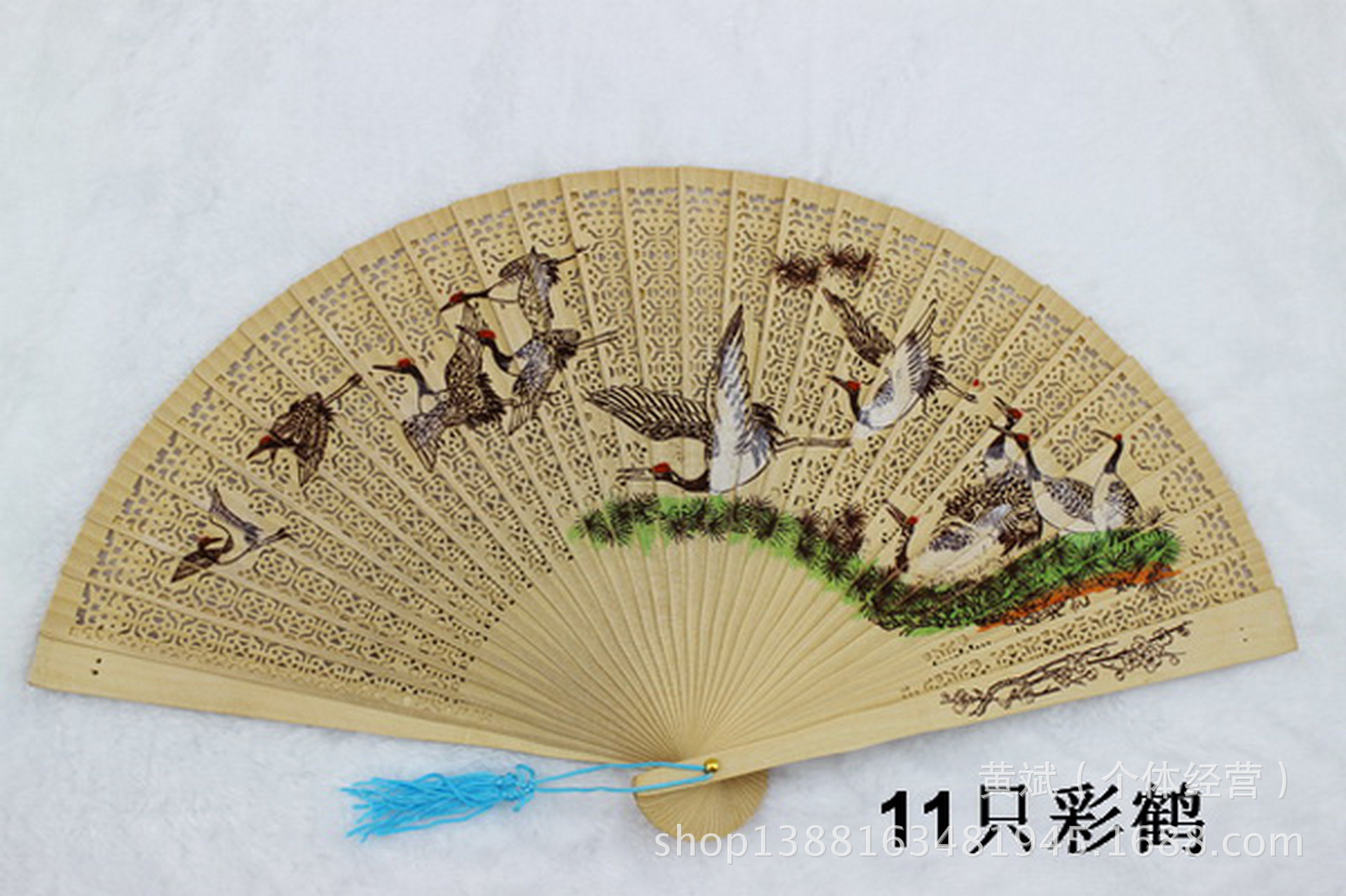 11只彩鹤扇子批发礼品扇禾木扇仿檀香扇带香镂空印花带扇盒详情37