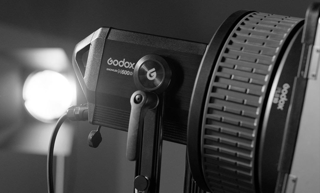 Shenniu M600D film and television light, 600W, professional studio shooting, photography and video recording, constantly lit high-power LED fill light pic 14