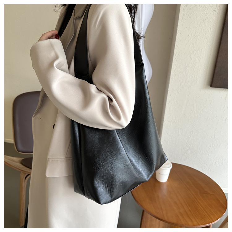 洋气感包包通勤托特包女2023新款潮纯色质感单肩包今年流行腋下包详情12