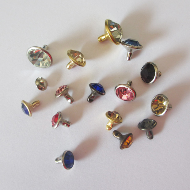 现货管钻撞钉DIY钻钉宠物脖套玻璃A钻皮带铆钉镶钻钮扣彩色详情10