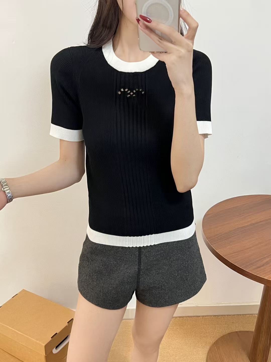 高定小香风双C镂空针织衫短袖25年早春新款修身显瘦百搭短款T恤女详情6