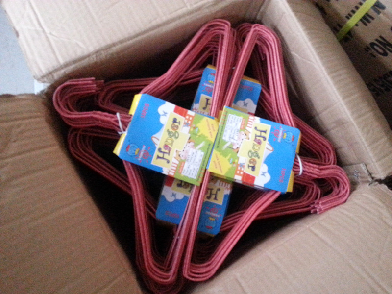 0688 Factory Direct sales New grooved iron wire hanger, steel wire plastic-coated single-color hanger, household thickened plastic-coated hanger pic 7