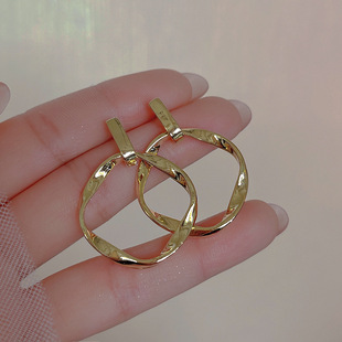 The frosted teardrop-shaped earrings feature a light luxury, niche and cold design. The high-end stud earrings are a retro and fashionable accessory pic 11