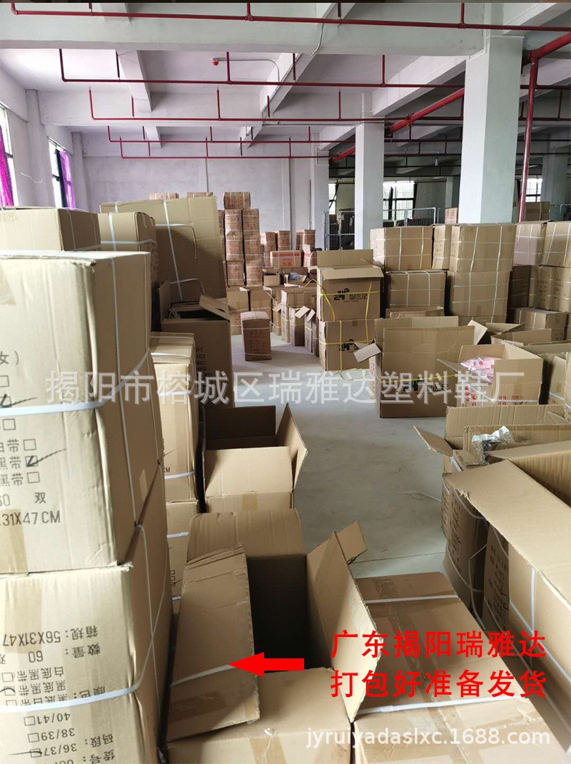 New cute children's slippers wholesale, indoor comfortable one-shoulder slippers for boys, cartoon summer flip-flops for primary school students to wear outside pic 33