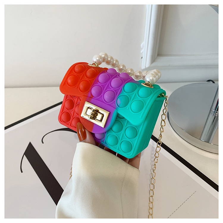 A new silicone bag for women in spring 2022, a trendy and avant-garde rat-killing pearl chain small square bag pic 54