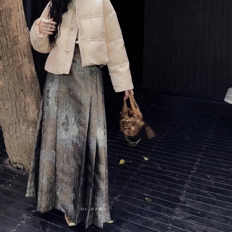 In-stock [Drunken Qiongfang] New Chinese-style gilded horse Face dress for Autumn and Winter, retro high-waisted half-body style pic 20