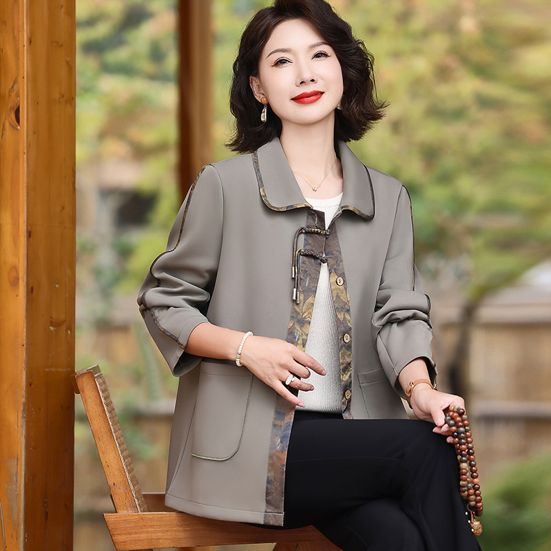New autumn coat for middle-aged mothers in 2024, a new Chinese-style and stylish spring and autumn woolen overcoat for middle-aged and elderly women pic 16