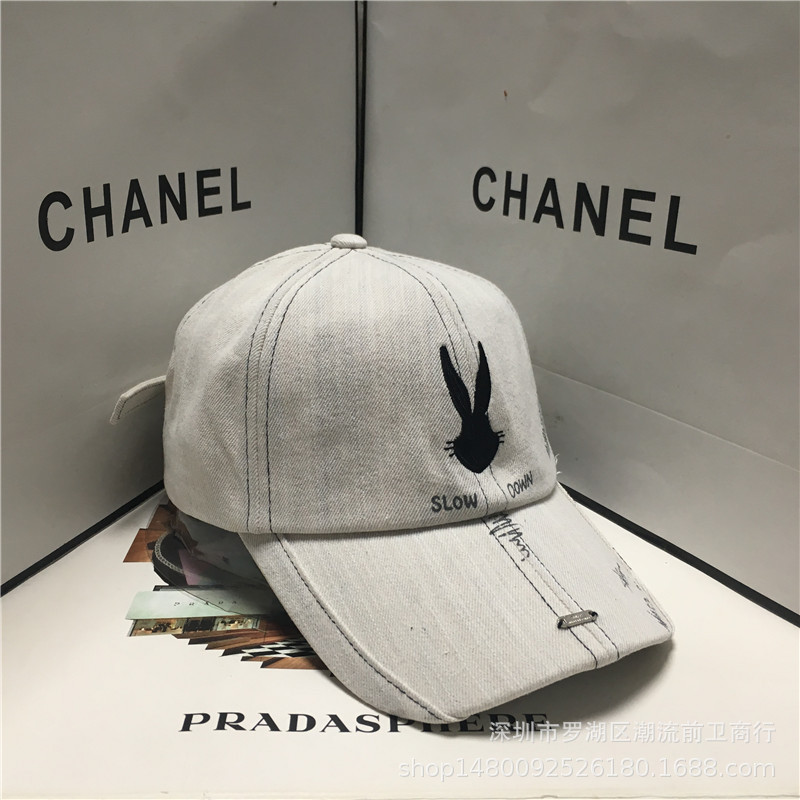 The 2022 Korean version of the spring, summer, autumn and winter all-season sunshade baseball cap with rabbit letters is suitable for both men and women pic 3