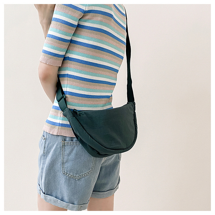 斜挎包女新款单肩包学生女包休闲包运动小包夏季帆布包日系饺子包详情31