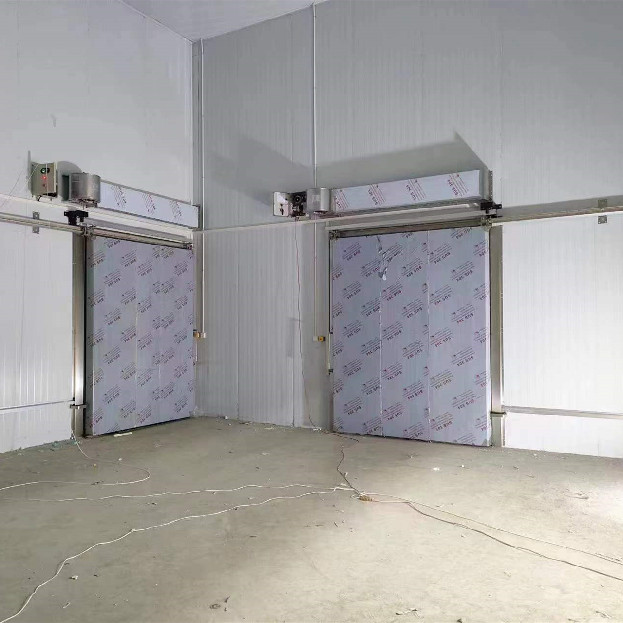 冷库门 手动电动密封闭平开移高速移不锈钢厂房车间保鲜冷库门详情4