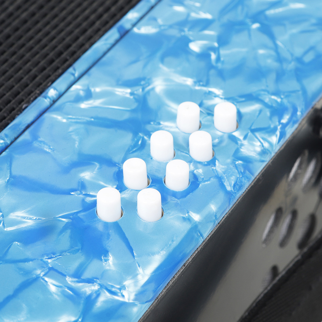 The 22-key 8-bass Bayan accordion is a student and adult keyboard instrument pic 16