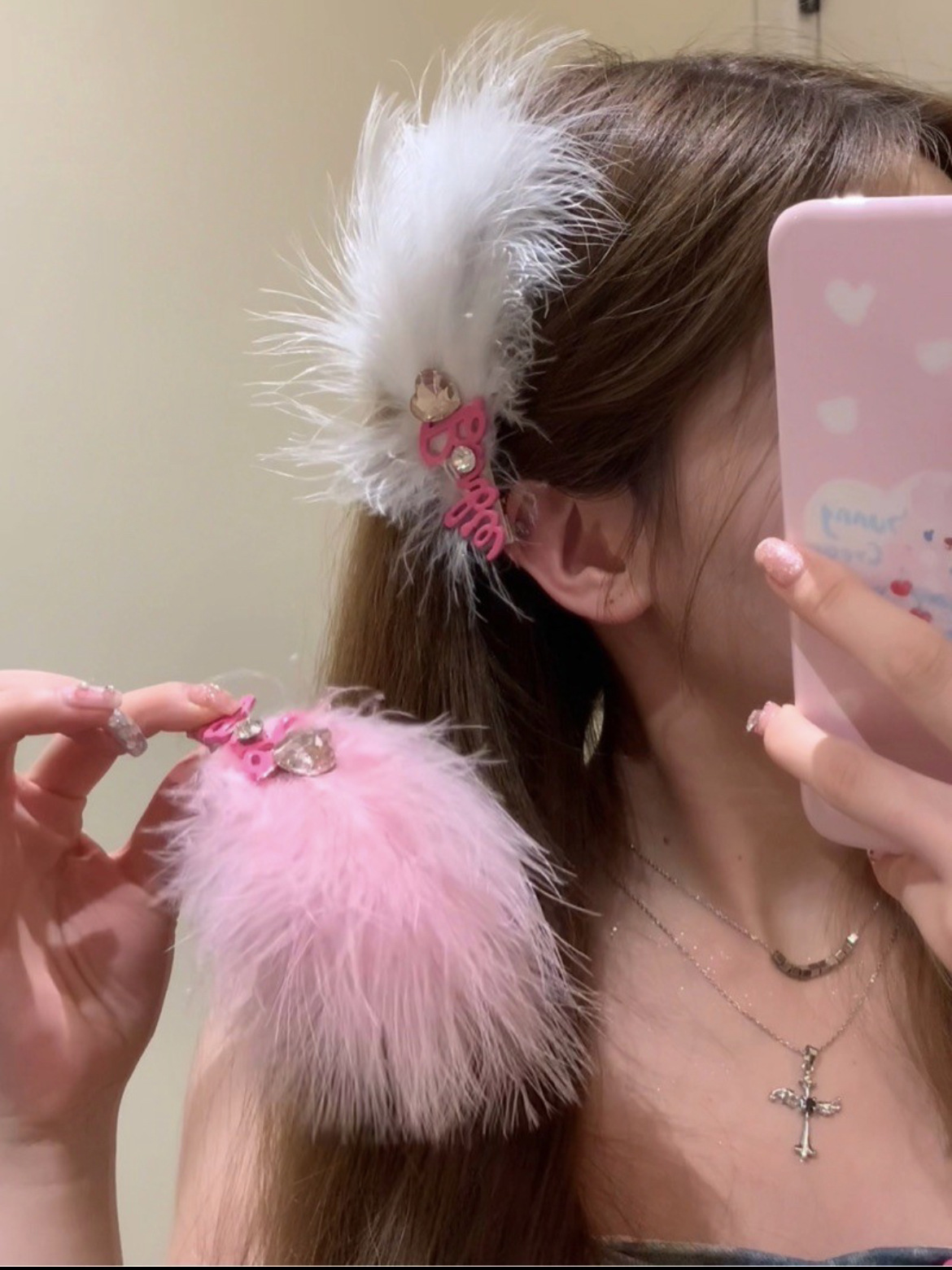 多巴胺y2k芭比公主风侧边刘海夹珍珠蝴蝶结字母鸭嘴夹子头饰批发                             详情3