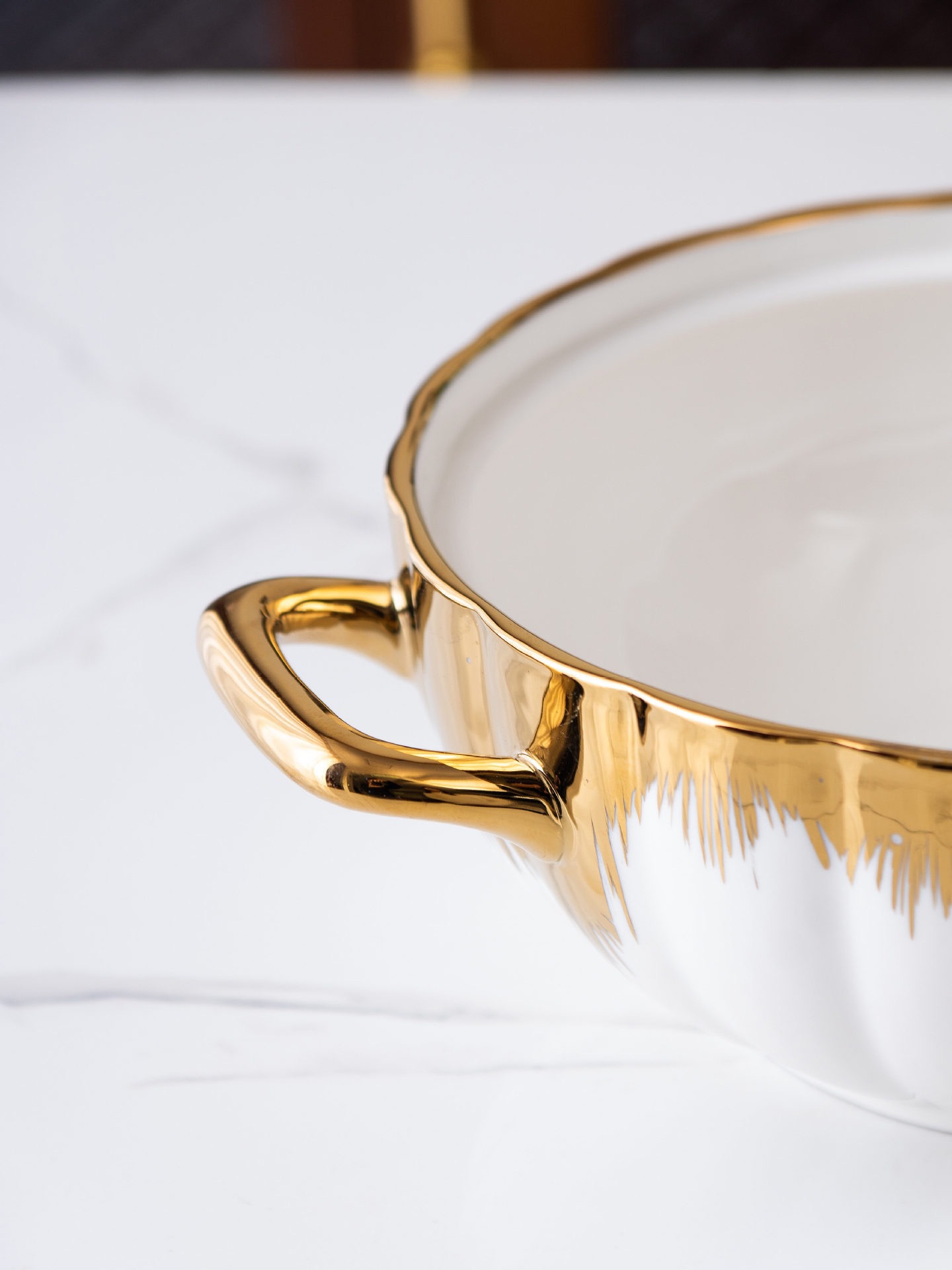 出口创意家用餐具镀金汤锅带盖高档轻奢双耳陶瓷汤锅套装带铁架详情11