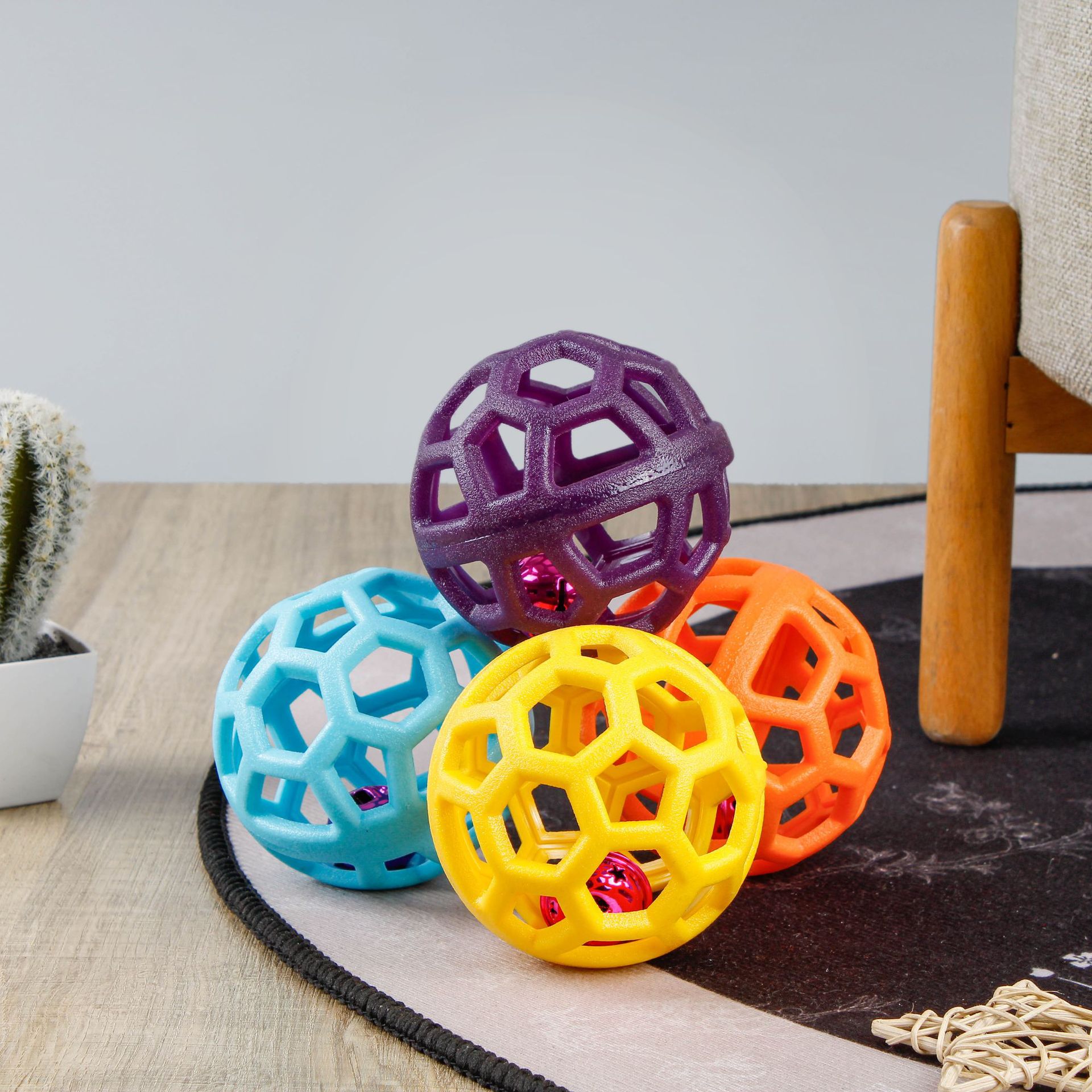 Hot-selling pet toy balls, durable dog toys, TPR geometric hollowed-out balls, teething pet cat and dog supplies wholesale pic 2
