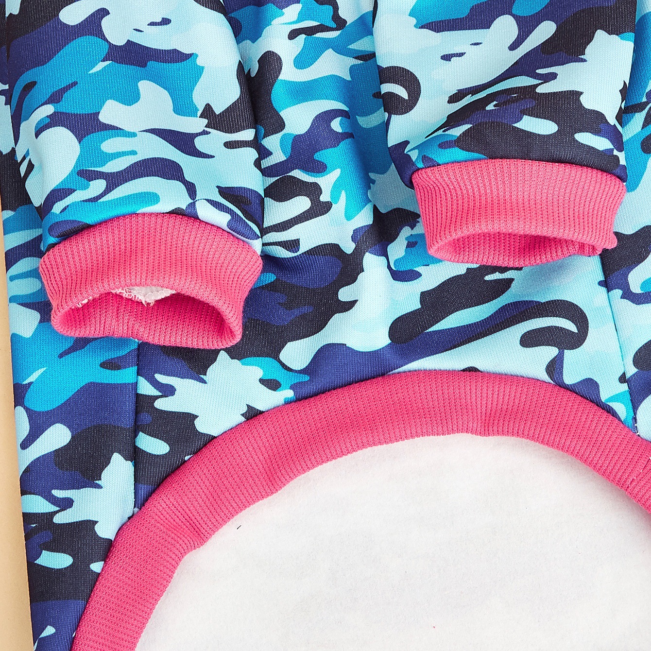 Maidi Spring and Autumn collection with thin fleece camouflage printed sweatshirts, pet dog clothing, Teddy bear, Golden Retriever autumn and winter pet clothing pic 5