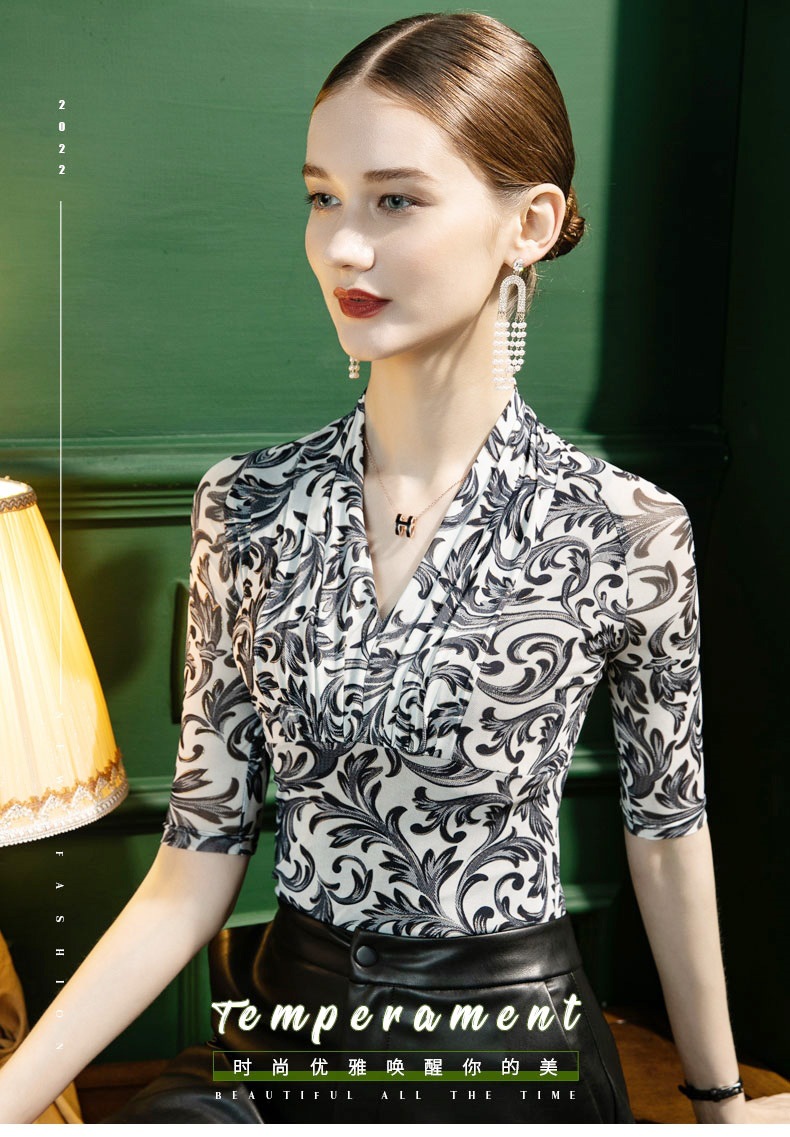 夏季V领烫金网纱T恤女五分袖修身淑女印花2022早秋新款中袖打底衫详情2