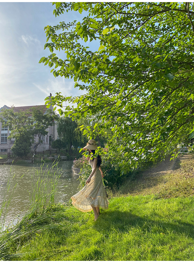 XIAOLI夜幕蕾丝A字V领吊带碎花连衣裙新款法式小众长裙子女夏详情16