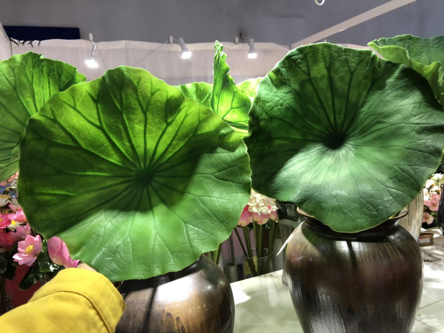 Simulated stem lotus, pu lotus leaf, hand-felt lotus, plastic lotus bud, lotus pod, Chinese rural style Buddhist hall decorative flower pic 10
