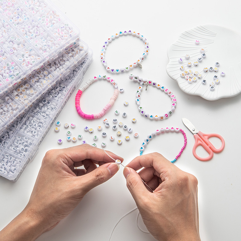 跨境亚马逊爆款28格盒装4X7亚克力彩色字母珠儿童早教diy饰品配件详情4