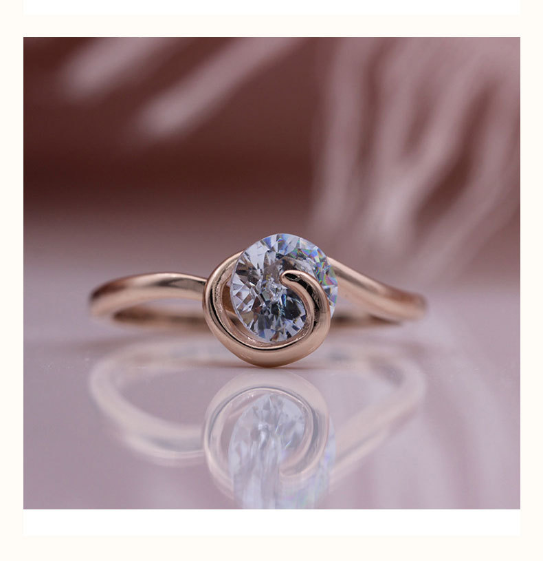 PATAYA Italian craftsmanship: A white zircon mini Chanel-style earring with geometric shape, zircon set pic 5