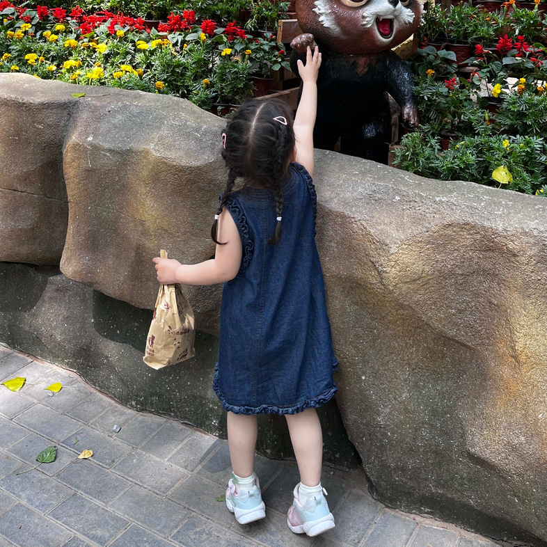 牛仔背心女童连衣裙夏季洋气2023年新款木耳边无袖裙子L576详情7