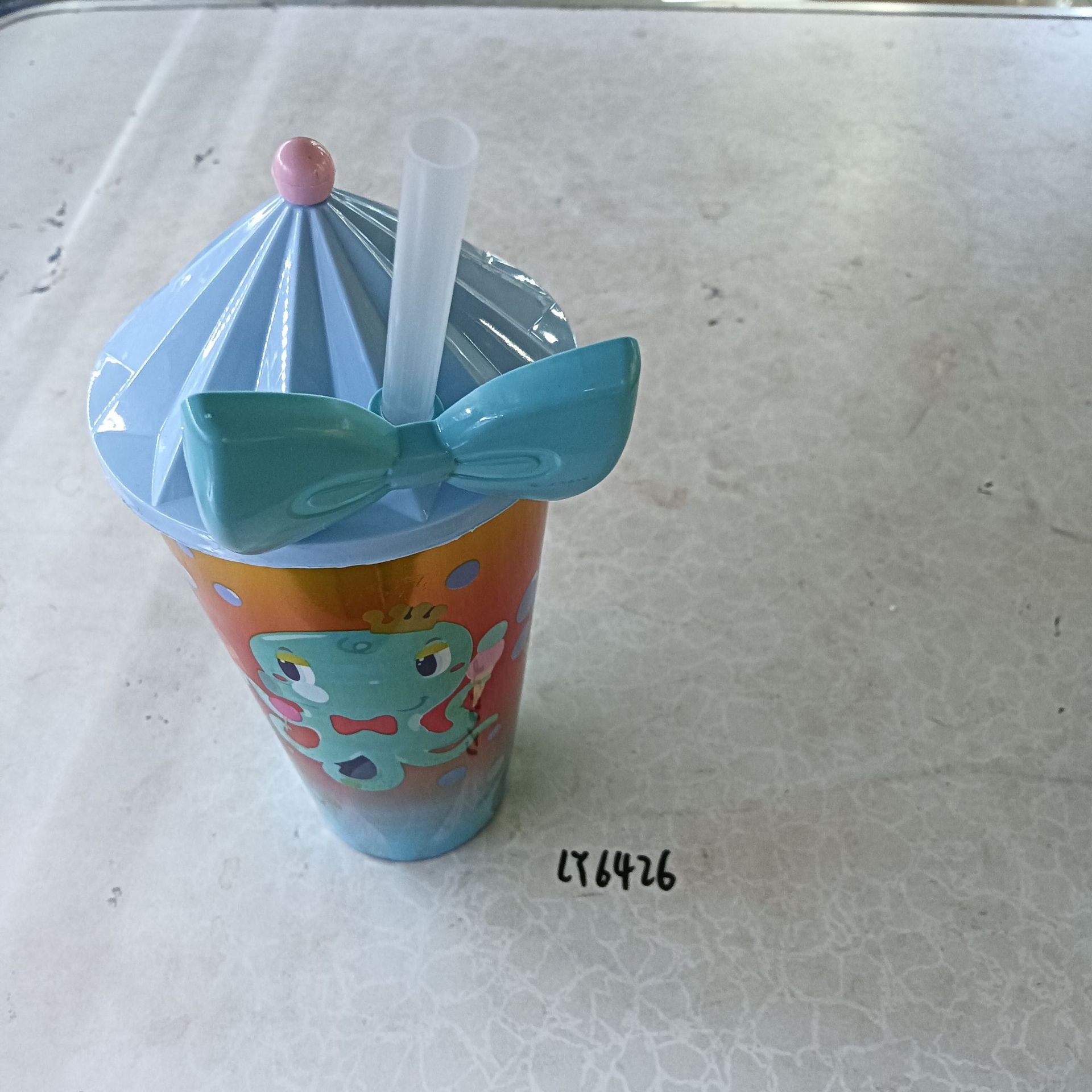外贸产品卡通吸管杯发光塑料杯太空杯随手杯儿童果汁杯创意水杯 pic 4