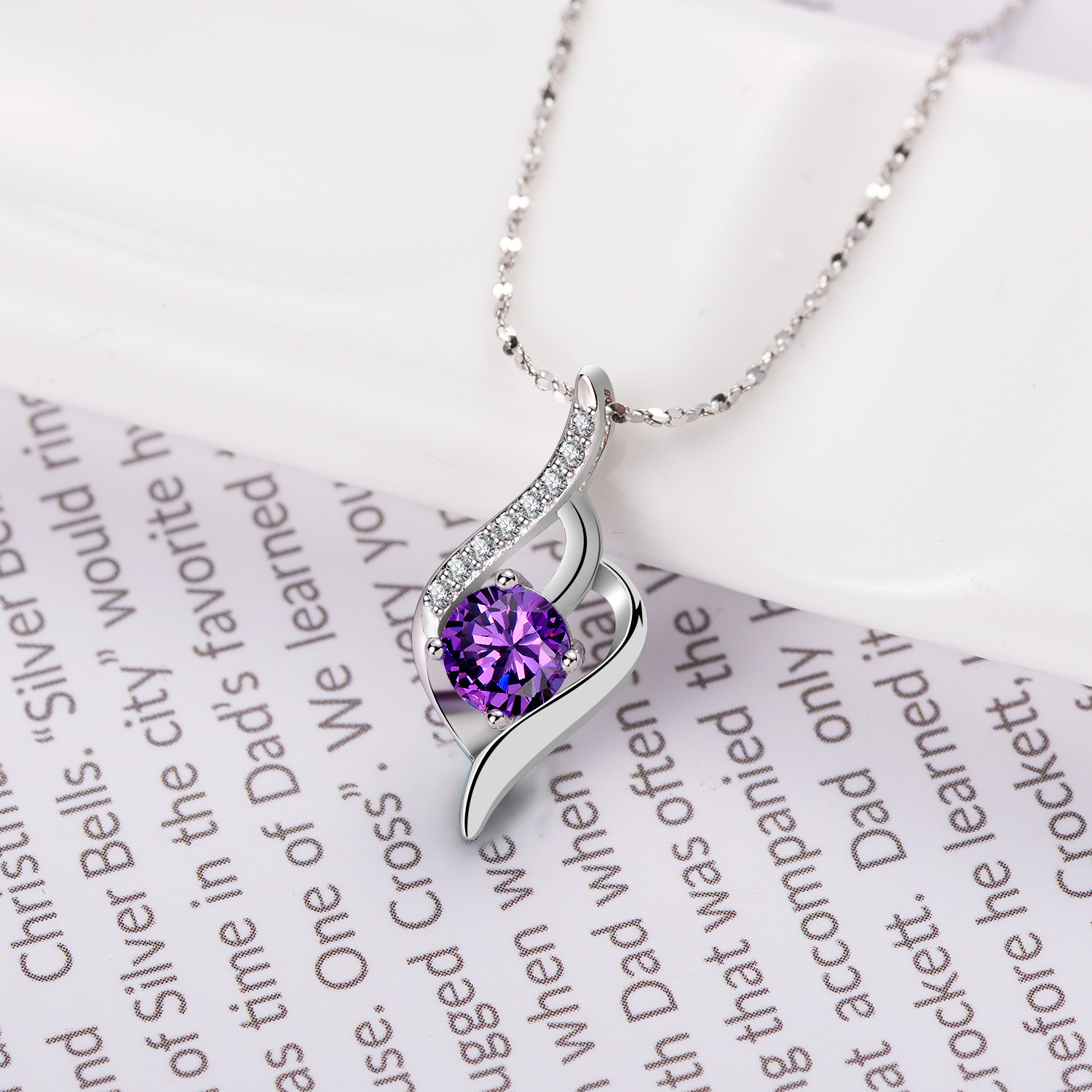 A high-quality imitation D-color moissanite four-leaf clover female pendant with eight hearts and eight arrows from a live-streaming product by a popular influencer on Kuaishou and Douyin pic 103