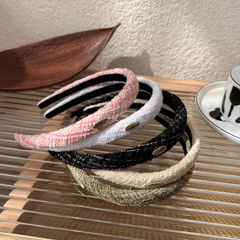 French retro tweed facial hair clip and headband, a new trendy hair accessory for women in 2023, with a strong sense of design pic 4