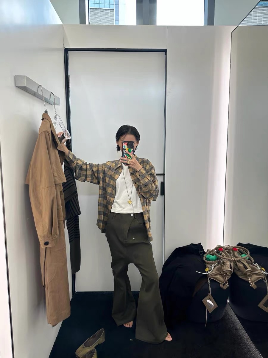 New retro plaid loose off-the-shoulder plaid long-sleeved shirt, yellow lapel plaid casual shirt for women 4415 pic 25