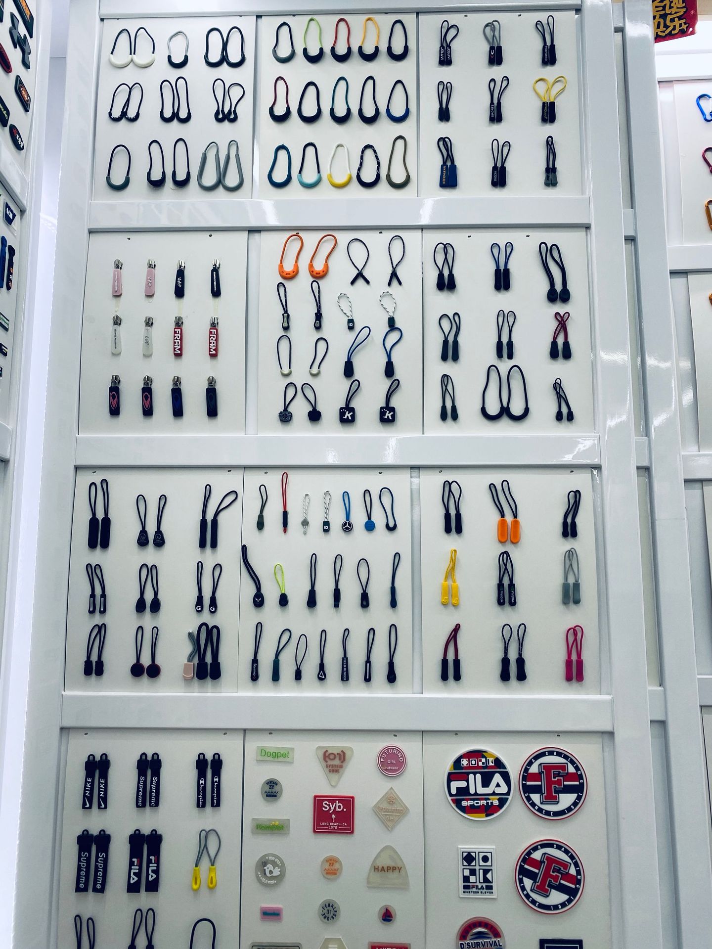 Wholesale of clothing plastic zipper pulls, zipper tails, backpack pull tail rope accessories, pull tail silicone pull plates, chain heads in stock pic 9