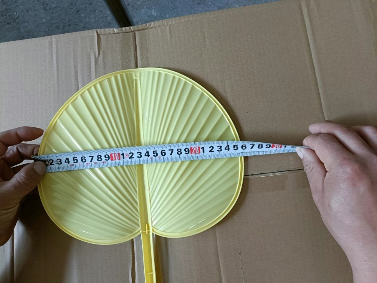 【厂家直销】新款加厚夏季塑料扇芭蕉扇子老式家用扇子儿童撕不烂详情18