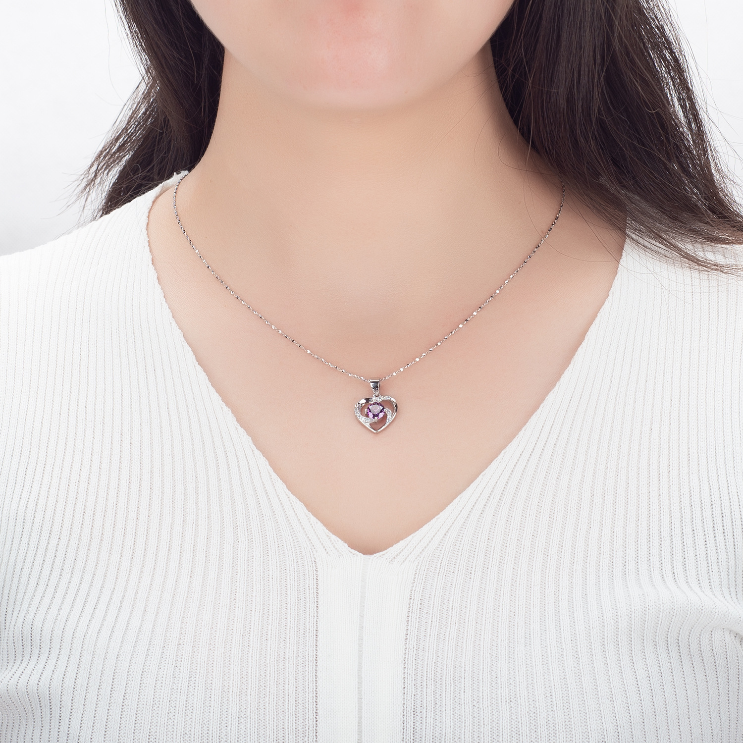 A high-quality imitation D-color moissanite four-leaf clover female pendant with eight hearts and eight arrows from a live-streaming product by a popular influencer on Kuaishou and Douyin pic 87