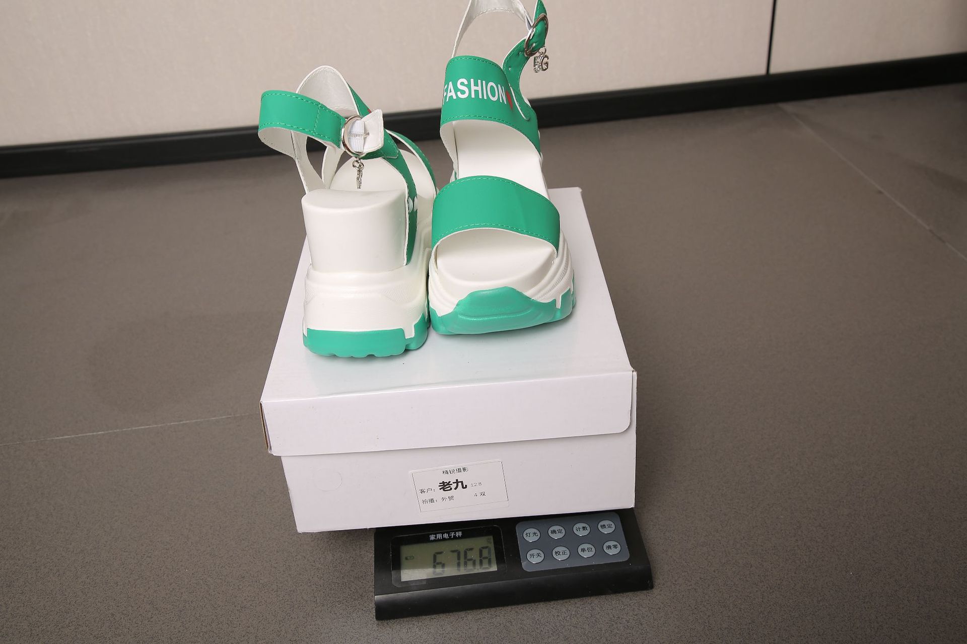 2024春夏新款外贸大码厚底坡跟女士休闲凉鞋temu纯色简约厚底松糕详情11