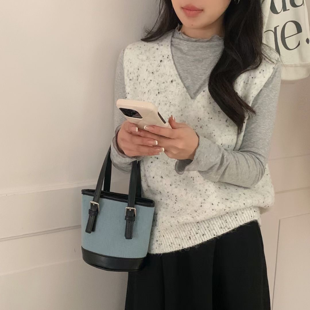 秋季复古牛角扣短款纯色针织马甲背心毛衣女宽松无袖坎肩叠穿马夹详情3