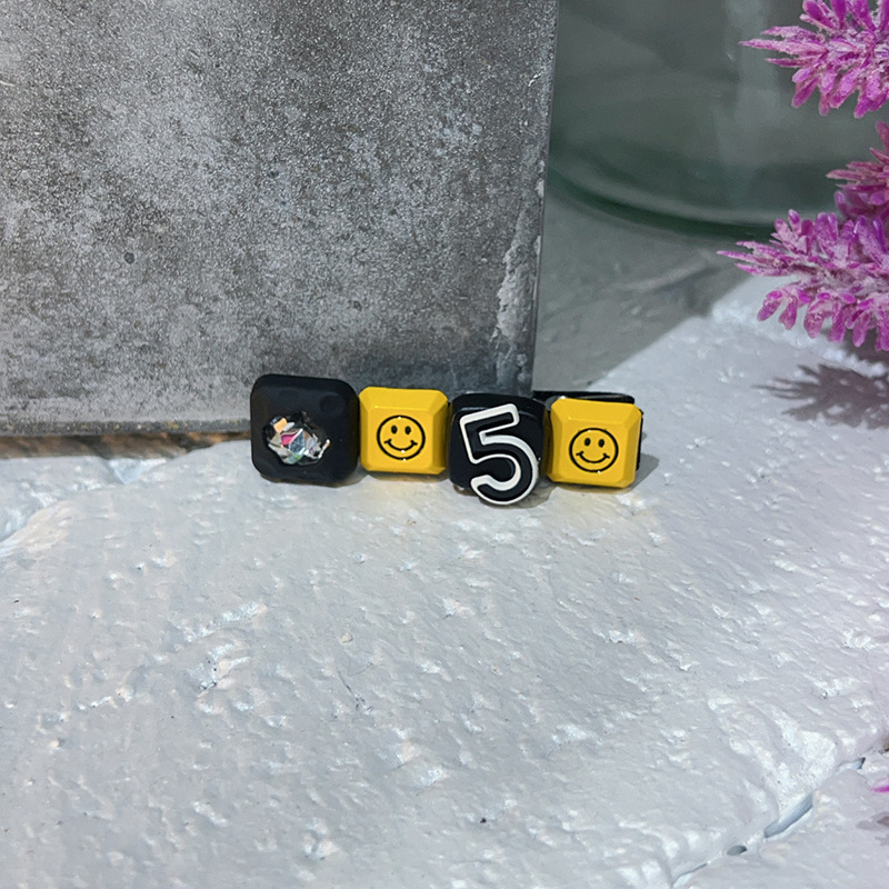 The new retro felt rabbit diamond pair from Boss Brother's home features original Korean and Japanese designs, exuding a unique and feminine charm pic 3