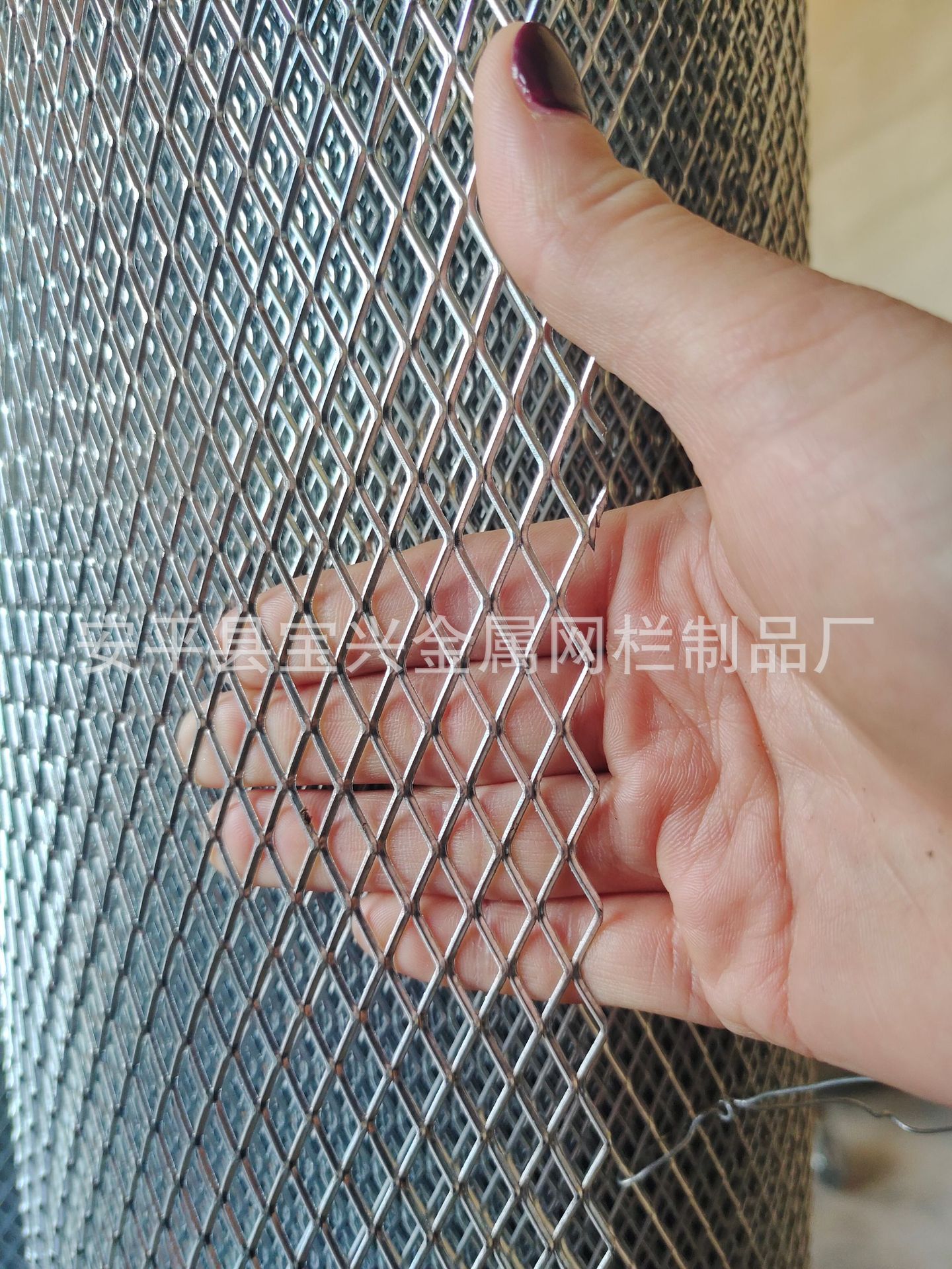 厂家加厚冲压菱形铁网网格金属网板吊顶菱形拉伸网铝网不锈钢网片详情13