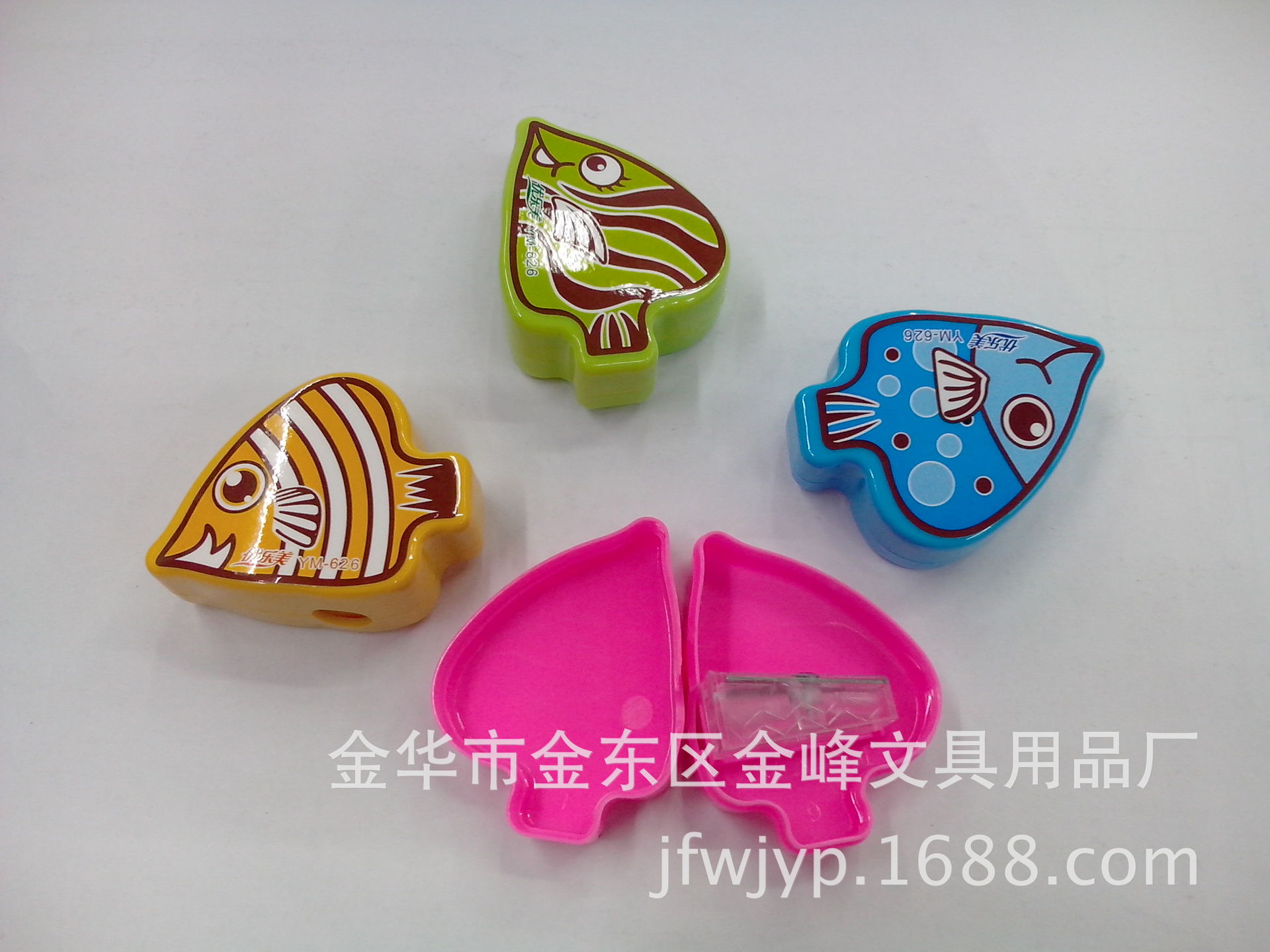 A cute and creative pencil sharpener in the shape of a small fish, a student office supplies pen sharpener pic 8