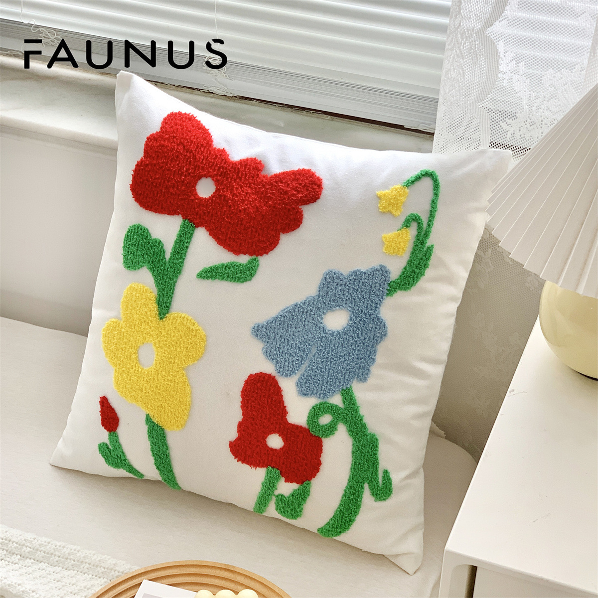 新款法式郁金香玫瑰刺绣跨境沙发抱枕酒店装饰棉麻靠枕抱枕套详情13